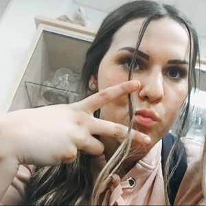 Meet your Posher, Cailin